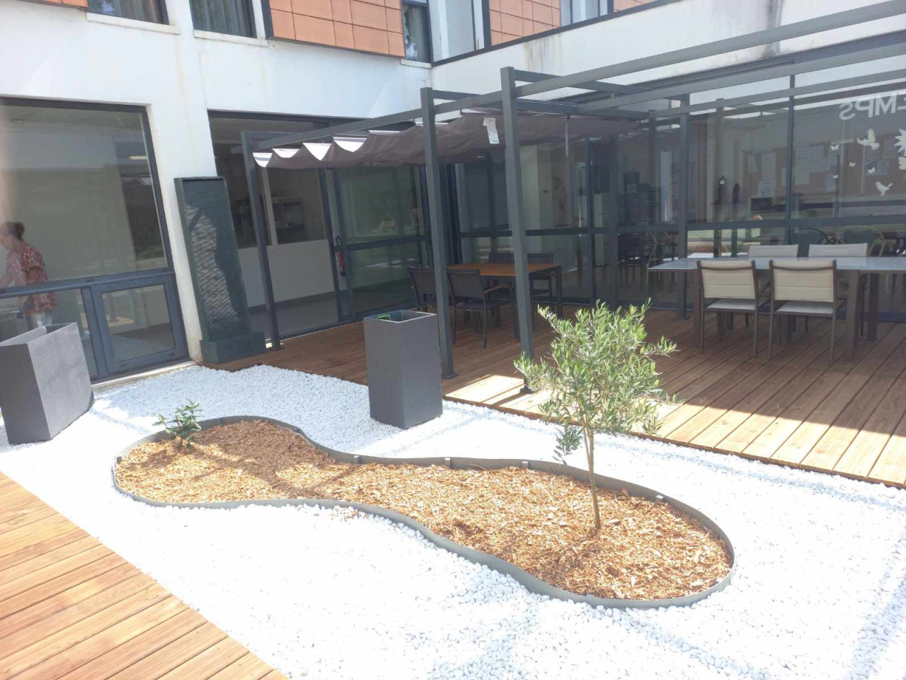 Image d'illustration pour : Le "Patio Part'Âge" pour les résidents !