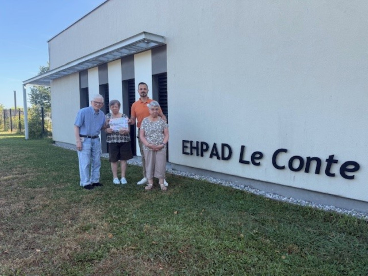 Image d'illustration pour : Les résidents de l'EHPAD fiers de leur diplôme de projet lauréat !