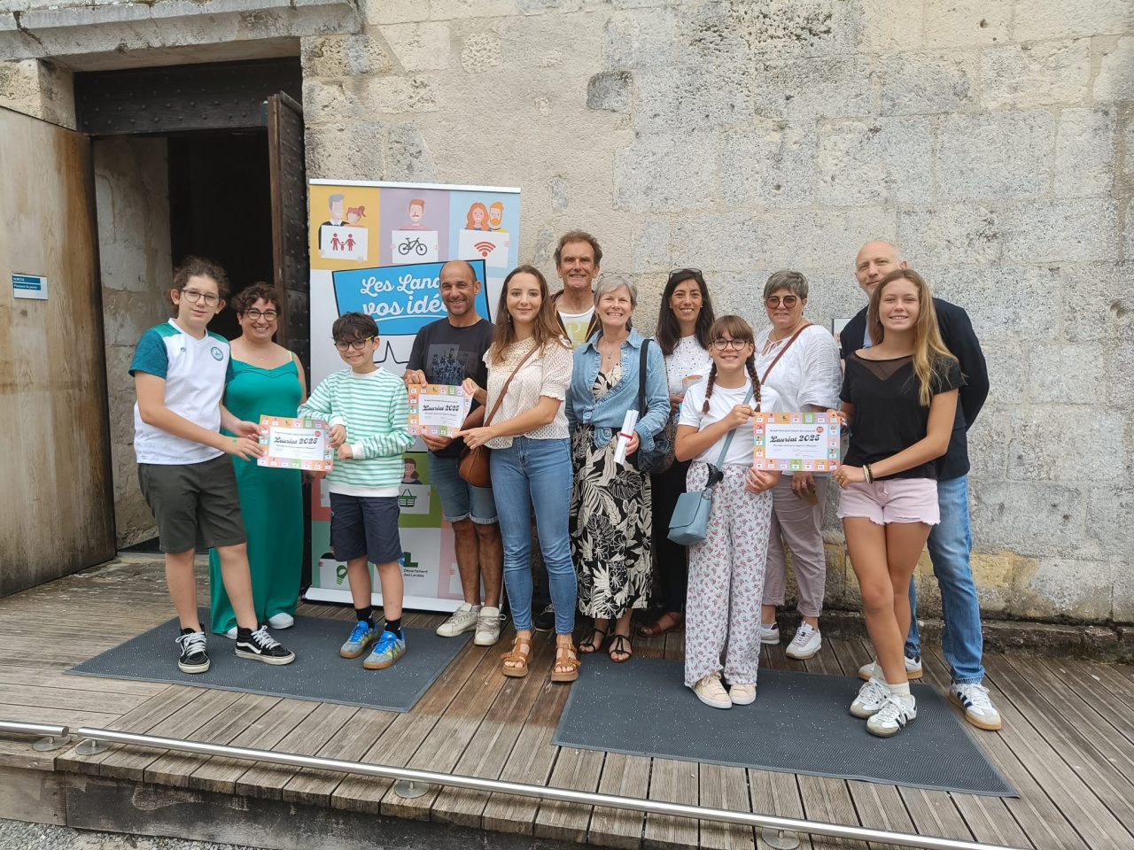 Image d'illustration pour : Les lauréats du canton, fiers de leur diplôme !