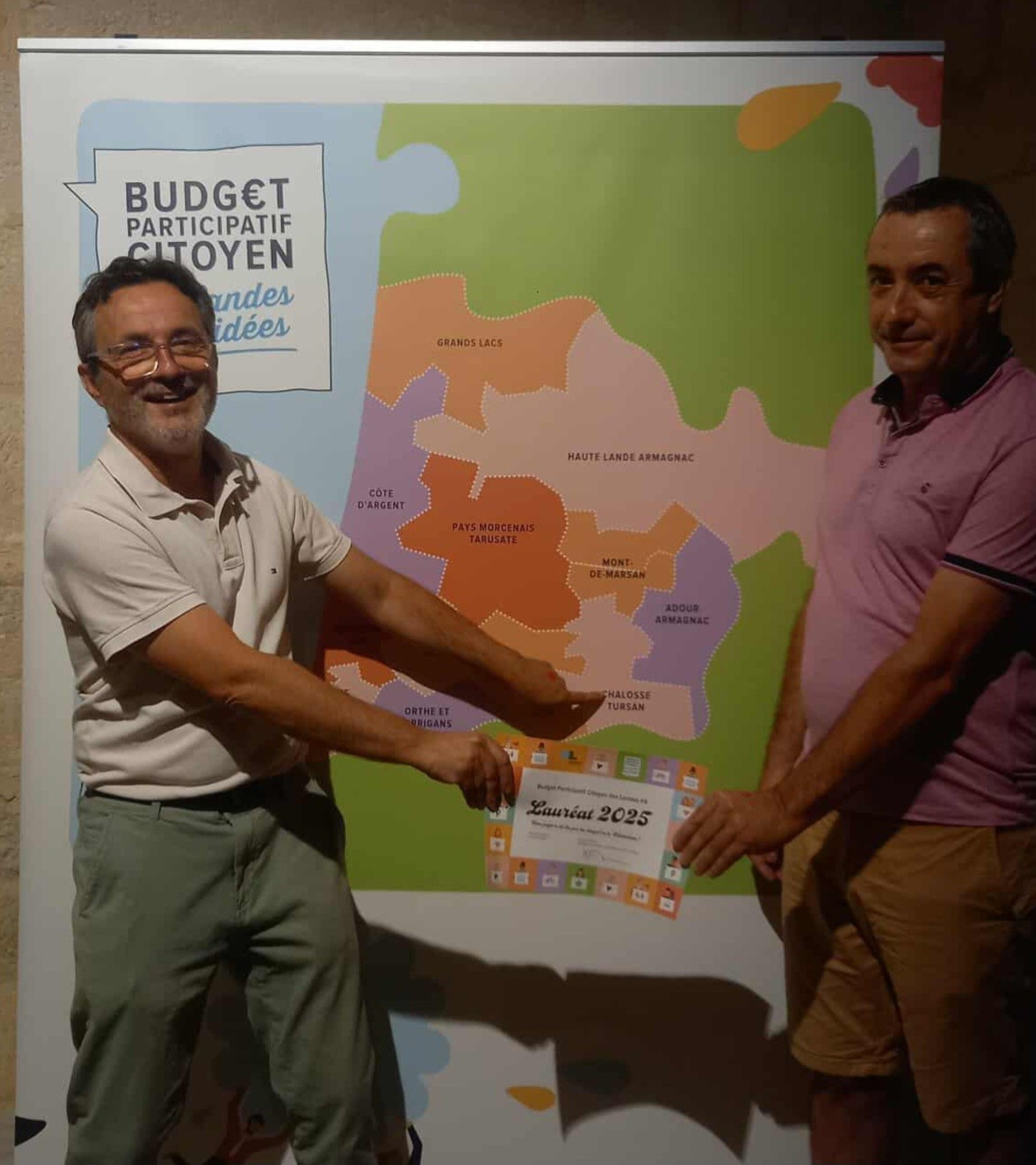 Image d'illustration pour : Fiers d’avoir obtenu leur diplôme de projet lauréat !