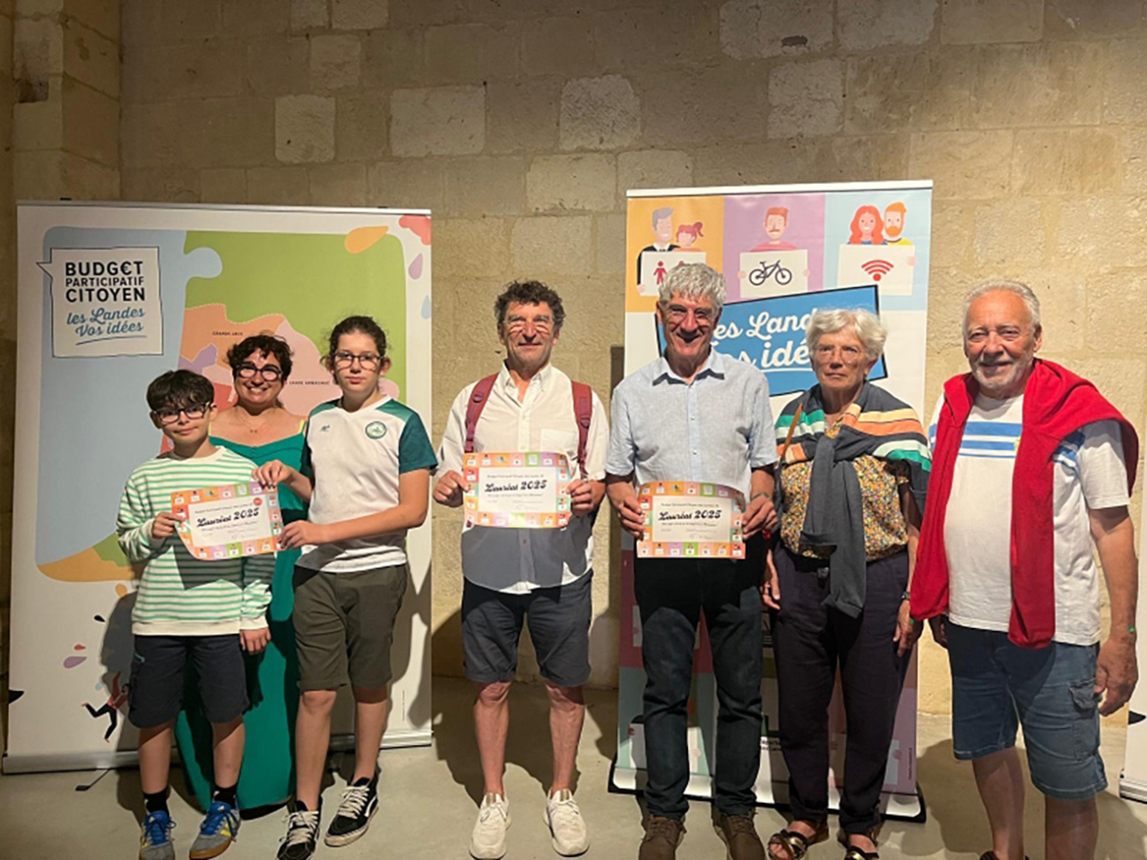Image d'illustration pour : Fiers de leur diplôme !