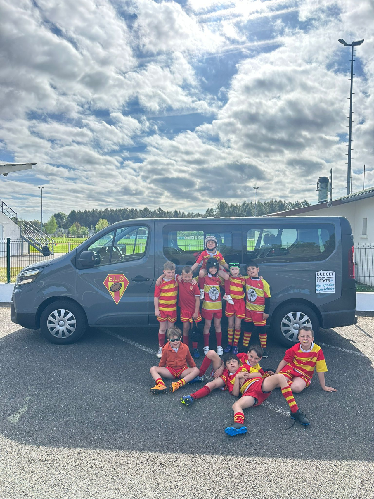 Image d'illustration pour : L'école de rugby a réceptionné son minibus !