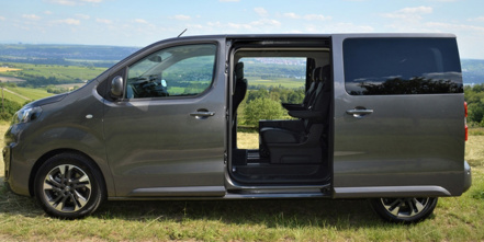 Image d'illustration pour : n° 30618 - Un moyen de transport 9 places solidaire pour l'UST Handball